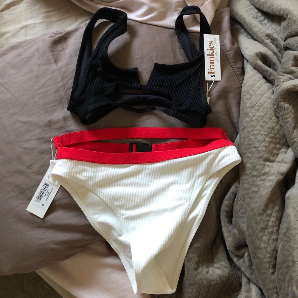 Frankie’s bikini set